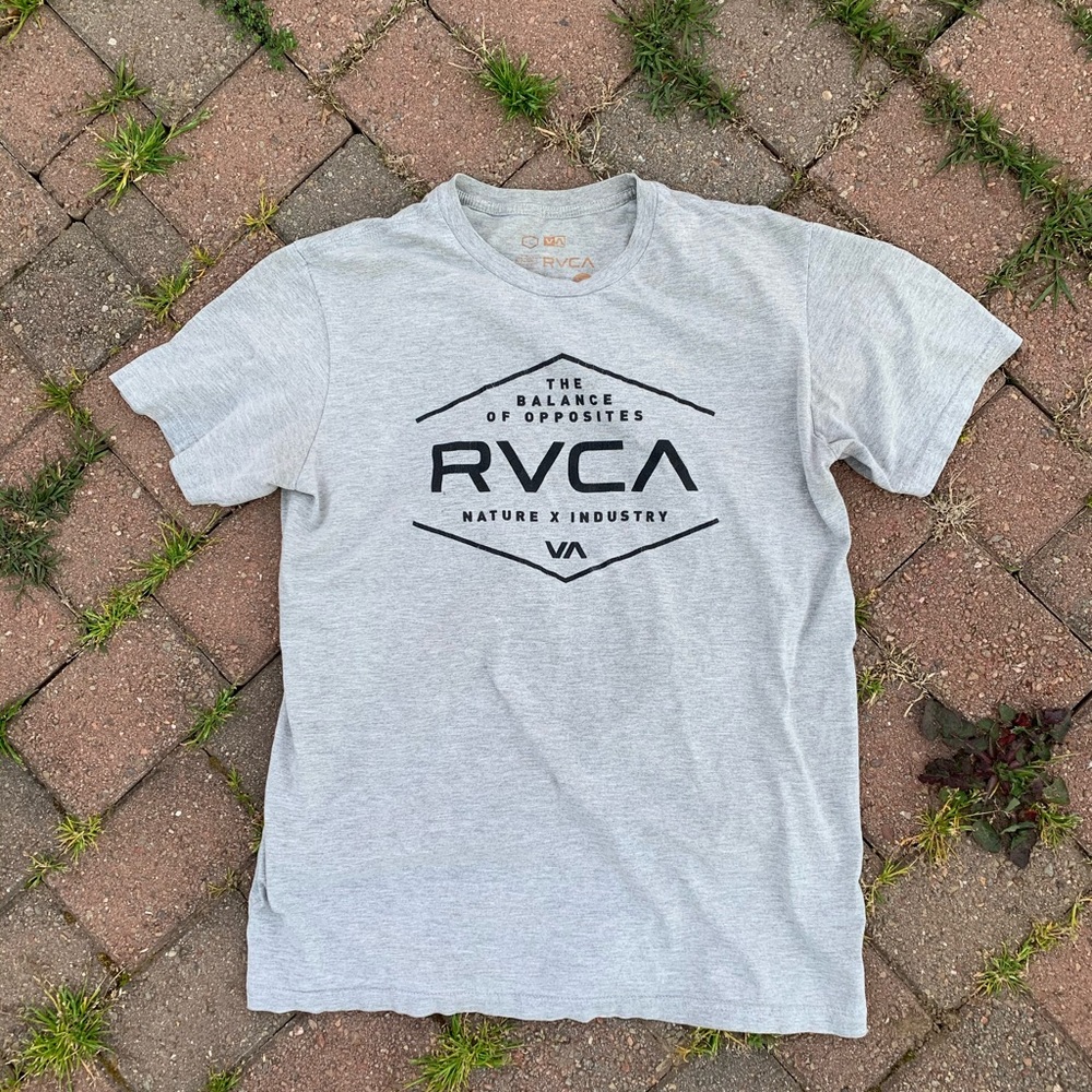 Men’s Large RVCA Tee